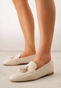 Renee - Beżowe Mokasyny VICES z Ażurową Cholewką i Frędzlami Hyrilea. Okazja: na co dzień. Kolor: beżowy. Materiał: jeans. Szerokość cholewki: normalna. Wzór: ażurowy. Styl: casual, street, boho #9