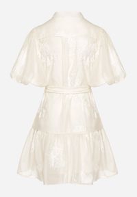 Born2be - Beżowa Koszulowa Przezroczysta Sukienka z Bawełną Haftami i Paskiem Lirulira. Okazja: na co dzień. Kolor: beżowy. Materiał: bawełna. Wzór: haft. Sezon: lato. Typ sukienki: koszulowe. Styl: casual, elegancki #7