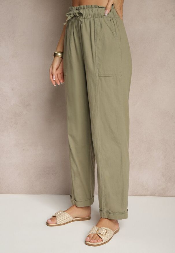 Renee - Ciemnozielone Spodnie z Bawełny High Waist z Wiązaniem Tyswia. Okazja: na co dzień. Stan: podwyższony. Kolor: zielony. Materiał: bawełna. Styl: elegancki, casual