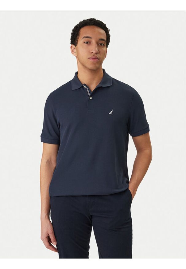 Nautica Polo Cabin NCCR0110 Granatowy Classic Fit. Typ kołnierza: polo. Kolor: niebieski. Materiał: syntetyk