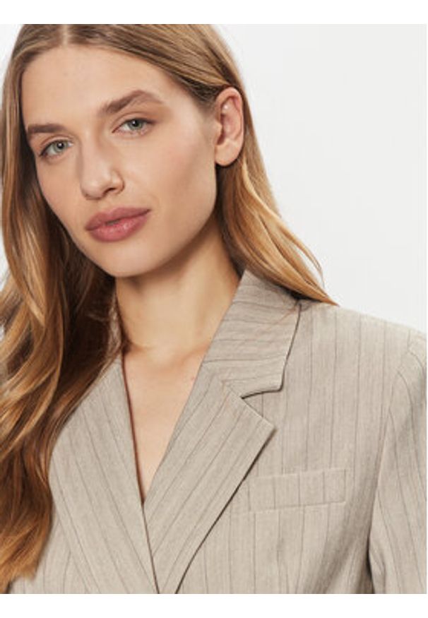 Vero Moda Marynarka Eli 10319629 Beżowy Cropped Fit. Kolor: beżowy. Materiał: syntetyk
