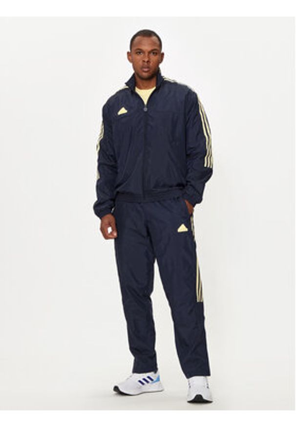 Adidas - adidas Kurtka przejściowa House of Tiro IW3579 Granatowy Loose Fit. Kolor: niebieski. Materiał: syntetyk