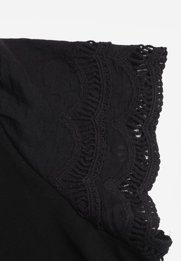 Born2be - Czarny Bawełniany T-shirt z Koronkowymi Rękawami Carilynore. Okazja: na co dzień. Kolor: czarny. Materiał: bawełna, koronka. Styl: elegancki, klasyczny, casual