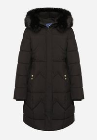 Born2be - Czarna Pikowana Kurtka o Taliowanym Kroju z Kapturem z Futerkiem Sintinnella. Okazja: na co dzień. Typ kołnierza: kaptur. Kolor: czarny. Materiał: futro. Sezon: zima, jesień. Styl: casual, elegancki #7