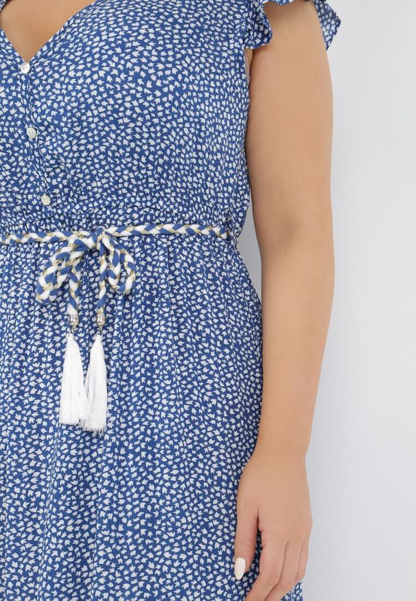 Born2be - Niebieska Sukienka Tudanna. Typ kołnierza: dekolt w kształcie V. Kolor: niebieski. Materiał: tkanina, materiał. Wzór: ażurowy, aplikacja, kwiaty. Długość: maxi