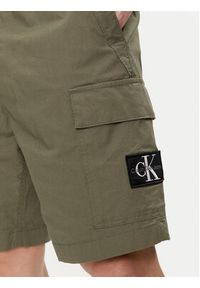 Calvin Klein Jeans Szorty materiałowe J30J325138 Zielony Regular Fit. Kolor: zielony. Materiał: bawełna #3
