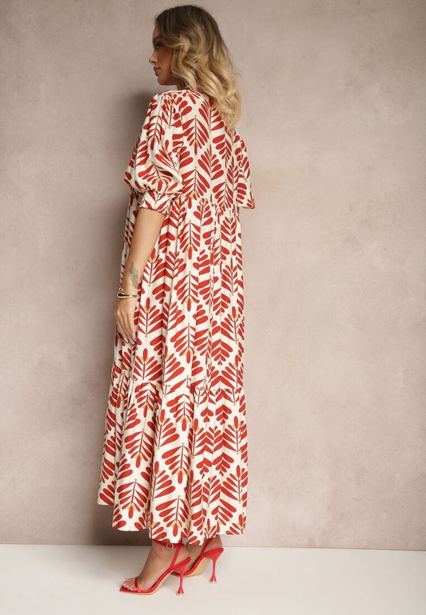 Renee - Czerwona Sukienka z Wiskozą o Rozkloszowanym Kroju w Roślinny Wzór Heledis. Okazja: na spacer, na co dzień. Typ kołnierza: dekolt w serek. Kolor: czerwony. Materiał: wiskoza. Długość rękawa: krótki rękaw. Sezon: lato. Typ sukienki: rozkloszowane. Styl: elegancki, casual