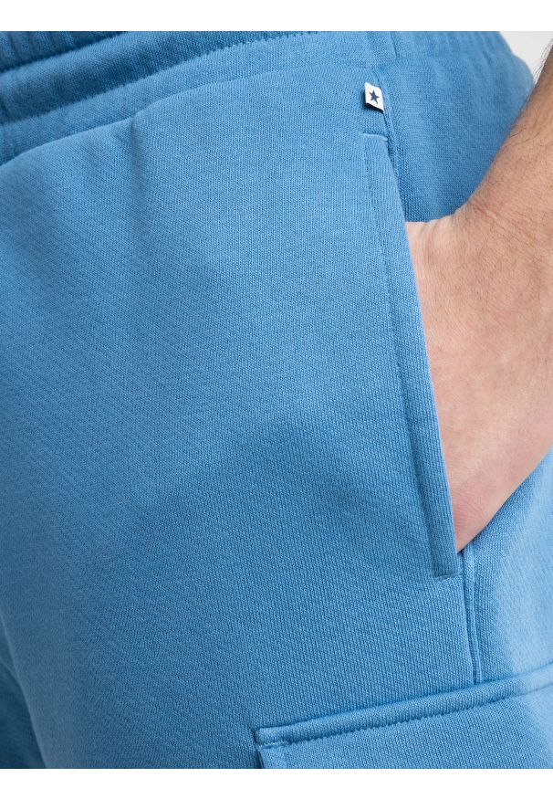 Big-Star - Szorty męskie dresowe niebieskie Mandos 402. Okazja: na plażę. Kolor: niebieski. Materiał: dresówka. Sezon: lato. Styl: elegancki, sportowy, klasyczny, wakacyjny