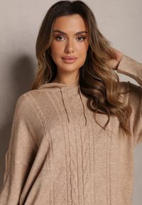Renee - Beżowy Komplet z Dzianiny Oversizowa Bluza z Kapturem i Spodnie z Szerokimi Nogawkami Mathuva. Kolor: beżowy. Materiał: dzianina. Wzór: aplikacja, ze splotem