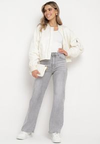 Born2be - Jasnoszare Jeansy Szerokie z Bawełny z Wyższym Stanem Adrinca. Okazja: na co dzień. Stan: podwyższony. Kolor: szary. Styl: casual #4