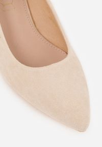 Renee - Beżowe Czółenka na Słupku Vices z Wkładką ze Skóry Naturalnej Anniriel. Okazja: na spotkanie biznesowe, do pracy. Kolor: beżowy. Materiał: skóra. Obcas: na słupku. Styl: biznesowy, klasyczny, wizytowy. Wysokość obcasa: średni #5