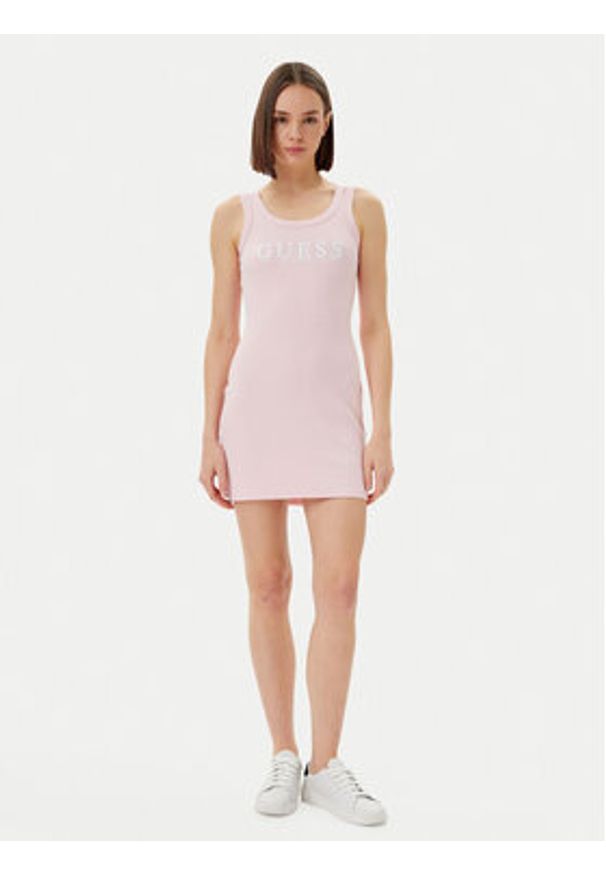 Guess Sukienka codzienna V5GK06 K8RT2 Różowy Slim Fit. Okazja: na co dzień. Kolor: różowy. Materiał: wiskoza. Typ sukienki: proste. Styl: casual
