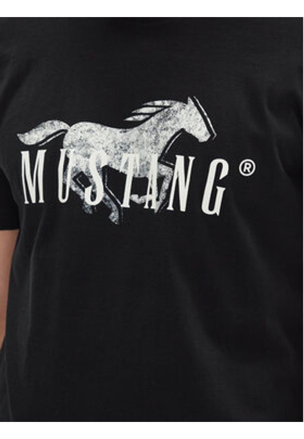 Mustang T-Shirt Austin 1016279 Czarny Regular Fit. Kolor: czarny. Materiał: bawełna