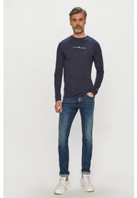 Tommy Jeans - Longsleeve DM0DM10241.4891. Okazja: na co dzień. Kolor: niebieski. Materiał: dzianina. Długość rękawa: długi rękaw. Wzór: gładki. Styl: casual #4