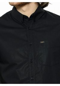 Lee - LEE SS BUTTON DOWN MĘSKA KOSZULA KRÓTKI RĘKAW BLACK L886OA01. Typ kołnierza: button down. Długość rękawa: krótki rękaw. Długość: krótkie #5