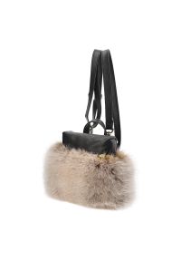 Beżowa Elegancka Torebka Luka-Pelli Plecaczek Z Naturalnym Futrem Z Lisa. Kolor: beżowy. Wzór: paski. Materiał: futrzane. Styl: elegancki. Rodzaj torebki: na ramię #6