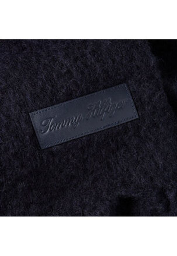 TOMMY HILFIGER - Tommy Hilfiger Szalik Tommy Twist Scarf AW0AW15530 Granatowy. Kolor: niebieski. Materiał: syntetyk