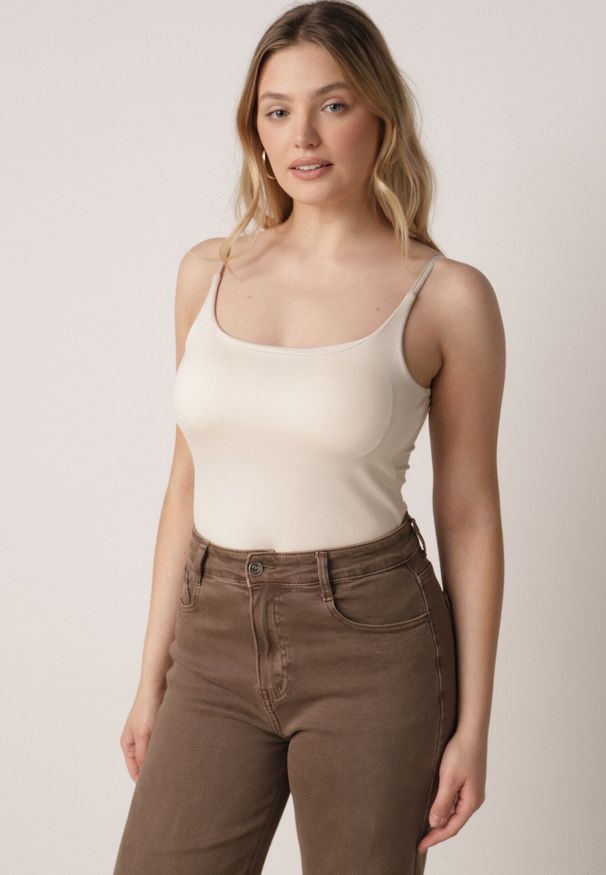 Born2be - Beżowy Wiskozowy Top z Podwójnymi Ramiączkami Hendrea. Okazja: na co dzień. Kolor: beżowy. Materiał: wiskoza. Długość rękawa: na ramiączkach. Styl: casual, elegancki