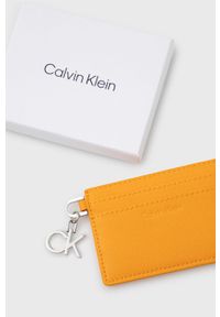 Calvin Klein etui na karty damski kolor pomarańczowy. Kolor: pomarańczowy. Materiał: materiał. Wzór: gładki #3