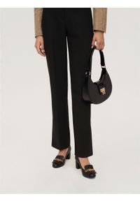 Kazar - Czarna torebka baguette z eleganckim zapięciem. Kolor: czarny. Wzór: aplikacja. Materiał: skórzane. Styl: elegancki. Rodzaj torebki: na ramię #8