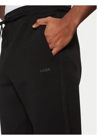 BOSS Spodnie dresowe Hadiko 50530030 Czarny Regular Fit. Kolor: czarny. Materiał: bawełna