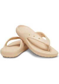 Japonki plażowe Crocs Classic Flip V2 shitake. Okazja: na plażę. Kolor: żółty. Obcas: na platformie. Styl: elegancki, klasyczny