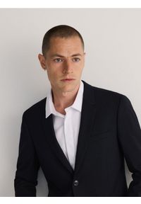 Reserved - Marynarka slim fit z wiskozą - granatowy. Kolor: niebieski. Materiał: wiskoza #1