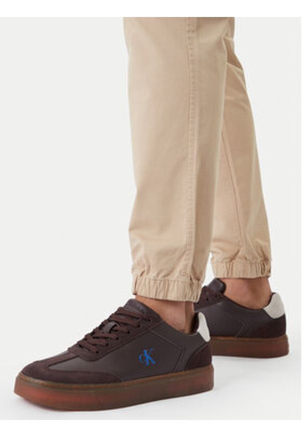 Calvin Klein Jeans Joggery Comfort LV04RD608G Brązowy Skinny Fit. Kolor: brązowy. Materiał: bawełna