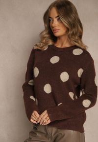 Renee - Brązowy Sweter z Wełną o Prostym Kroju w Grochy Fenilevia. Kolor: brązowy. Materiał: wełna. Długość rękawa: długi rękaw. Długość: długie. Wzór: grochy #3