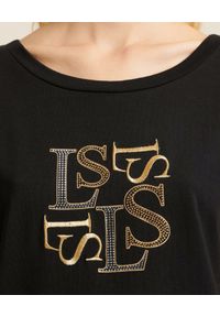 Luisa Spagnoli - LUISA SPAGNOLI - Czarny T-shirt z logo Bessanone. Kolor: czarny. Materiał: elastan, bawełna. Wzór: haft, aplikacja