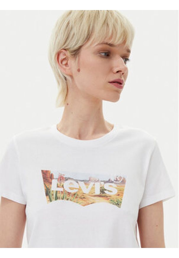 Levi's® T-Shirt 17369-3007 Biały Regular Fit. Kolor: biały. Materiał: bawełna
