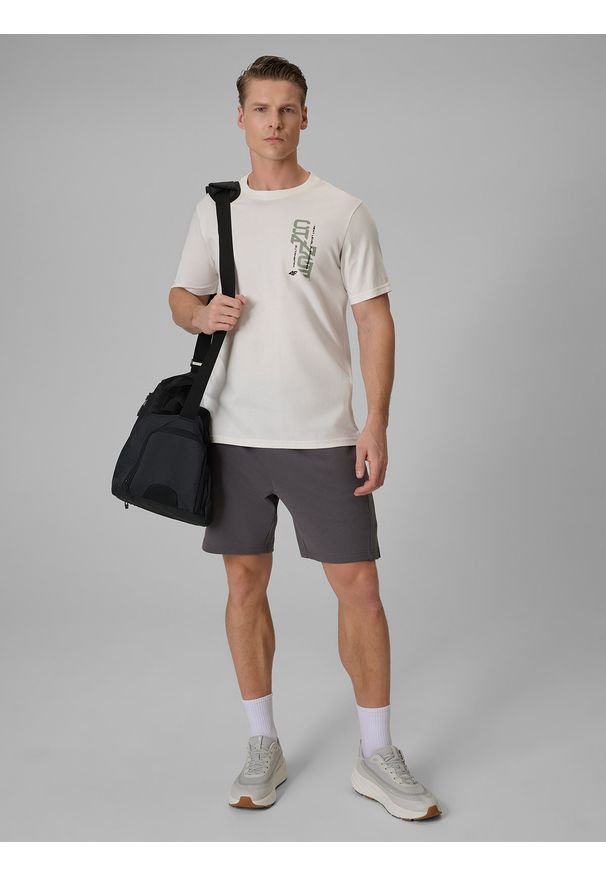 4f - 4F T-shirt regular z nadrukiem męski - beżowy S. Okazja: na spacer, na co dzień. Kolor: beżowy. Materiał: dzianina, bawełna. Wzór: nadruk. Styl: casual