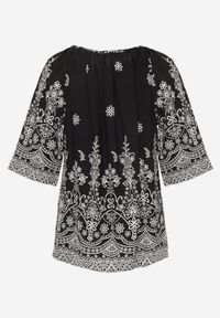 Born2be - Czarna Bluzka z Wiskozy z Kwiatowym Wzorem Wiązaniem i Frędzlami Hawnalue. Okazja: na co dzień, do pracy, na spacer. Kolor: czarny. Materiał: wiskoza. Wzór: kwiaty. Styl: boho, casual, elegancki #6