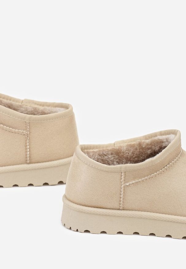 Renee - Beżowe Niskie Śniegowce o Wsuwanym Fasonie Alodra. Okazja: na co dzień. Kolor: beżowy. Materiał: jeans, puch. Styl: casual, elegancki