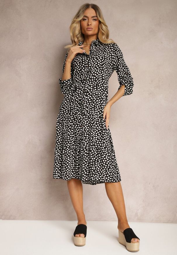 Renee - Czarno-Biała Bawełniana Sukienka Koszulowa w Kropki Wexnella. Kolor: czarny. Materiał: bawełna. Wzór: kropki. Typ sukienki: koszulowe. Długość: midi