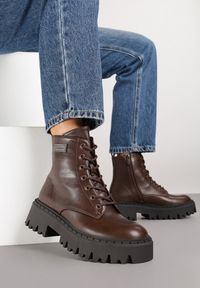 Born2be - Brązowe Klasyczne Botki Workery z Aplikacją przy Cholewce Alerhia. Okazja: na co dzień. Kolor: brązowy. Materiał: jeans, skóra. Szerokość cholewki: normalna. Wzór: aplikacja. Styl: klasyczny #5