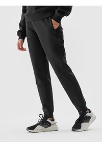 4f - Spodnie dresowe joggery damskie - czarne. Kolor: czarny. Materiał: dresówka. Wzór: haft