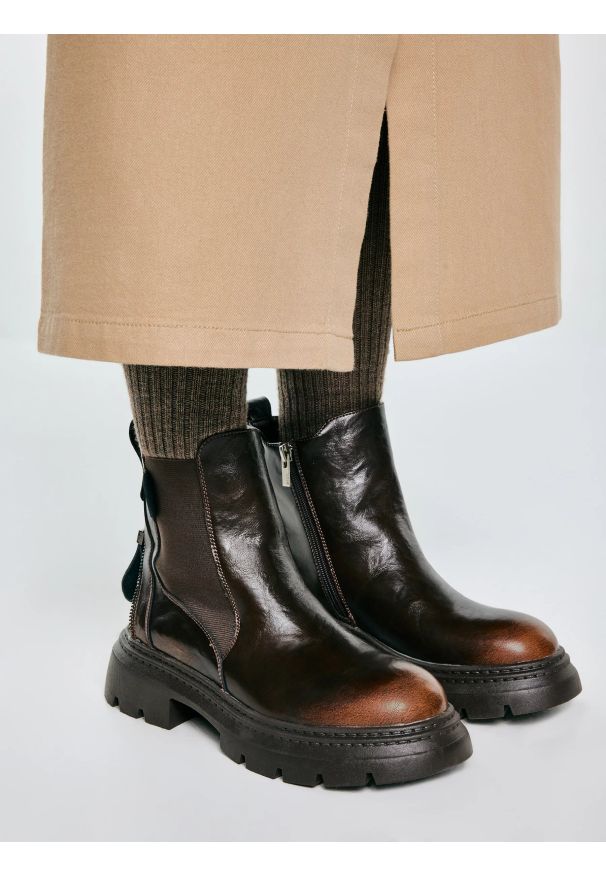 Big-Star - Botki damskie ze skóry naturalnej brązowe SS274521 803. Nosek buta: okrągły. Kolor: brązowy. Materiał: skóra. Styl: elegancki, klasyczny