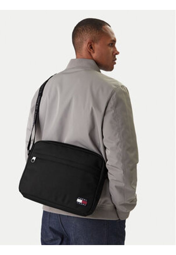 Tommy Jeans Torba na laptopa Tjm Ess Daily Computer Bag AM0AM14075 Czarny. Kolor: czarny. Materiał: materiał