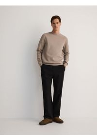 Reserved - Spodnie straight fit z wiskozą - czarny. Kolor: czarny. Materiał: wiskoza #1