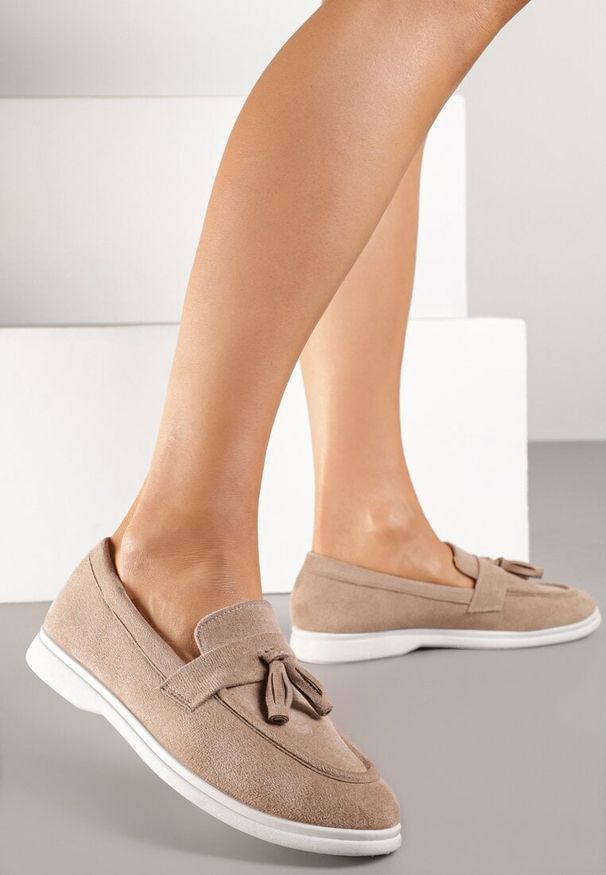 Born2be - Ciemnobeżowe Mokasyny z Frędzlami z Przodu Melarella. Okazja: na co dzień. Kolor: beżowy. Materiał: jeans. Styl: elegancki, casual