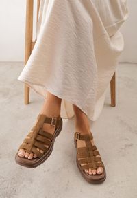 Born2be - Zielone Casualowe Sandały Gladiatorki VICES z Imitacji Zamszu Savaronei. Okazja: na co dzień. Zapięcie: pasek. Kolor: zielony. Materiał: zamsz. Sezon: lato. Styl: casual #1