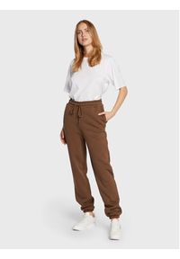 NA-KD Spodnie dresowe Move 1100-006317-1408-003 Brązowy Regular Fit. Kolor: brązowy. Materiał: dresówka, bawełna #3
