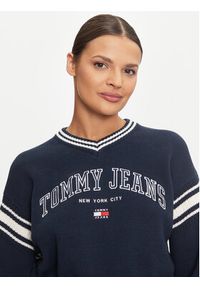 Tommy Jeans Sweter Varsity DW0DW18692 Granatowy Relaxed Fit. Kolor: niebieski. Materiał: bawełna