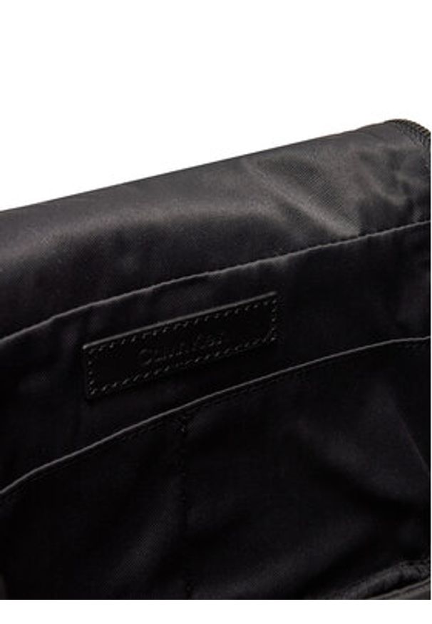 Calvin Klein Kosmetyczka Ck Ease Washbag W/Hanger K50K512943 Czarny. Kolor: czarny. Materiał: materiał
