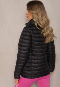 Renee - Czarna Kurtka Ozdobiona Pikowaniem i Kieszeniami na Suwak Mivuria. Okazja: na co dzień. Kolor: czarny. Materiał: jeans. Wzór: aplikacja. Styl: elegancki, casual #5