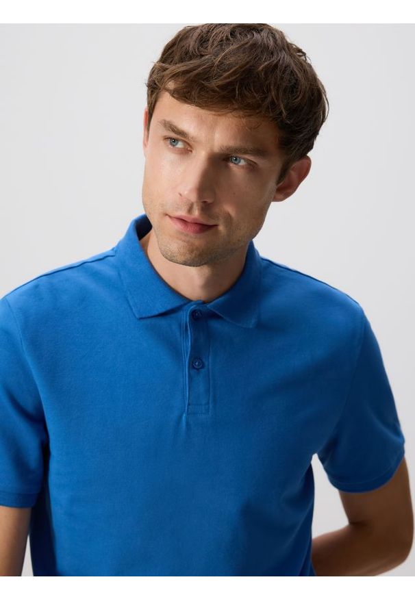 Reserved - Koszulka polo regular fit - niebieski. Typ kołnierza: polo. Kolor: niebieski. Materiał: bawełna, dzianina