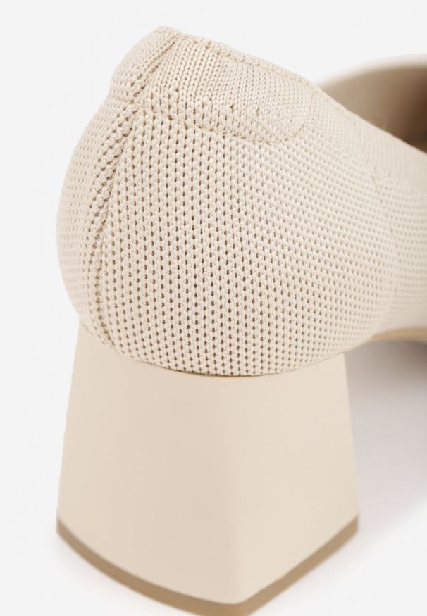 Renee - Beżowe Czółenka VICES z Dzianiny na Geometrycznym Słupku z Wkładką Soft-Step Daphilane. Kolor: beżowy. Materiał: dzianina. Wzór: geometria. Obcas: na słupku