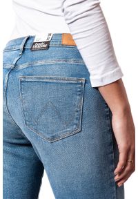 Wrangler - WRANGLER HIGH RISE SKINNY PEKIN SKY W27HFS17S. Stan: podwyższony. Wzór: aplikacja #5