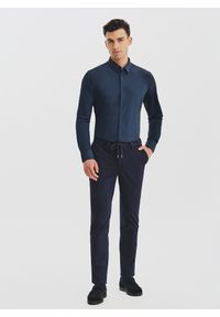 Pako Lorente - PAKO LORENTE – Granatowa dzianinowa koszula męska. Typ kołnierza: kołnierzyk klasyczny. Kolor: czarny, niebieski. Materiał: dzianina. Długość rękawa: długi rękaw. Długość: długie. Wzór: gładki. Styl: klasyczny #8